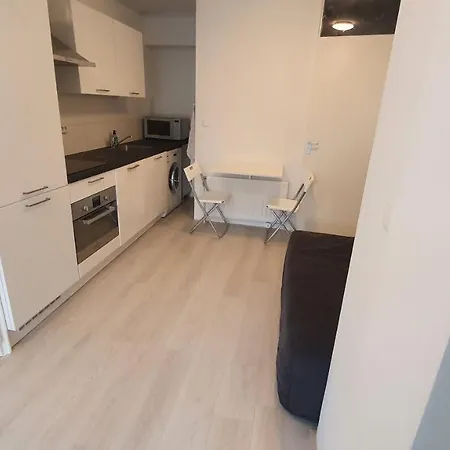 Smallstay On The Haag